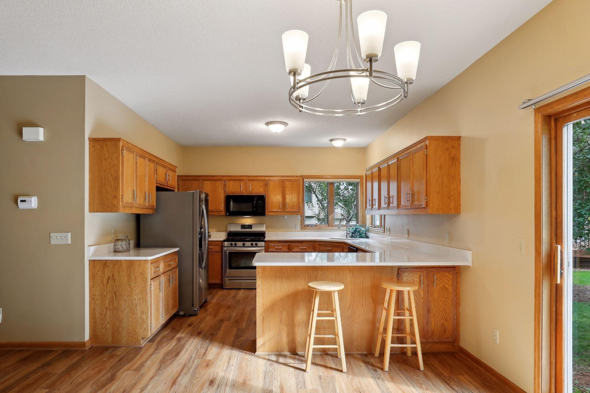 10073 Homeward Hills Road Eden Prairie, MN 55347 - Photo 4 of 17