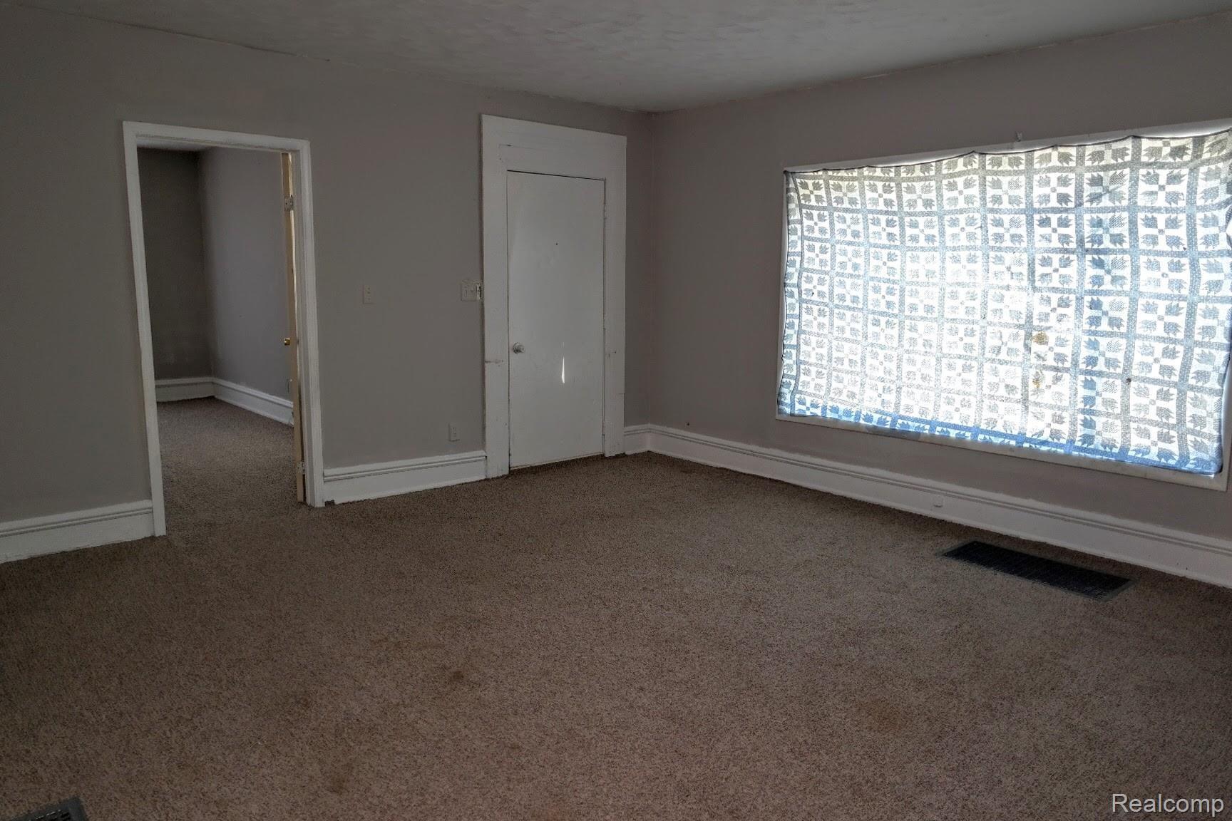 3063 South Center Road Burton, MI 48519 - Photo 11 of 20 SAM_4229.jpg