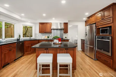 $1,548,000 | 23203 Northeast 18th Place, Sammamish, WA 98074