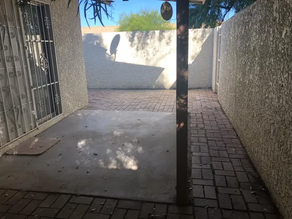 $1,700 | 2616 West Joan De Arc Avenue, Phoenix, AZ 85029