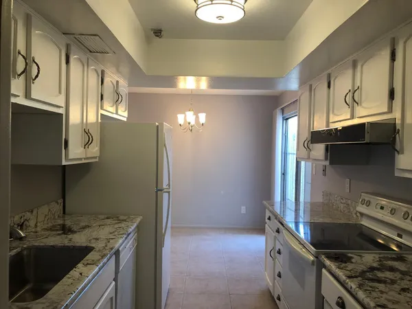 $1,700 | 2616 West Joan De Arc Avenue, Phoenix, AZ 85029