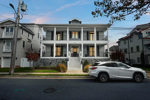 $3,490,000 | 109 North 36th Avenue, Longport, NJ 08403