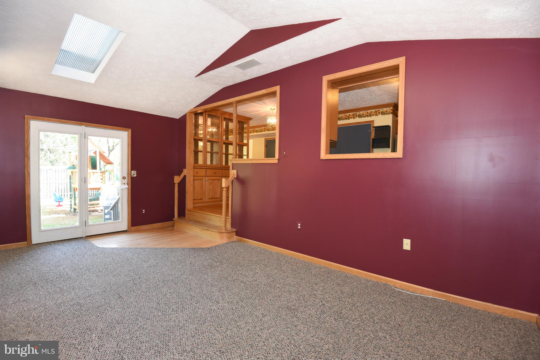 8000 Pine Ridge Road Pasadena, MD 21122 - Photo 16 of 30 Family Room