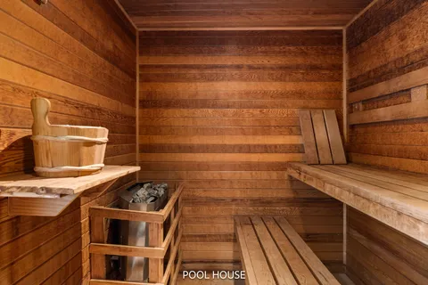 a view of entryway with a front door