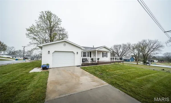 $249,000 | 436 8th Street, Vienna, MO 65582