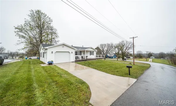 $249,000 | 436 8th Street, Vienna, MO 65582