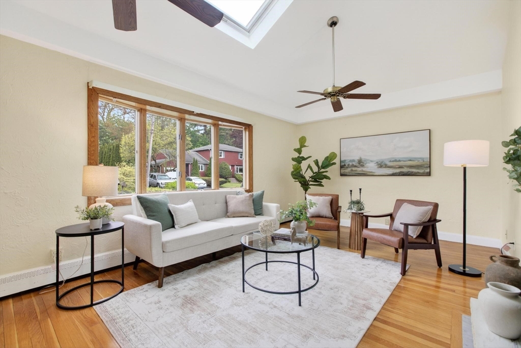 18 Williams Road Lynnfield, MA 01940 - Photo 5 of 40