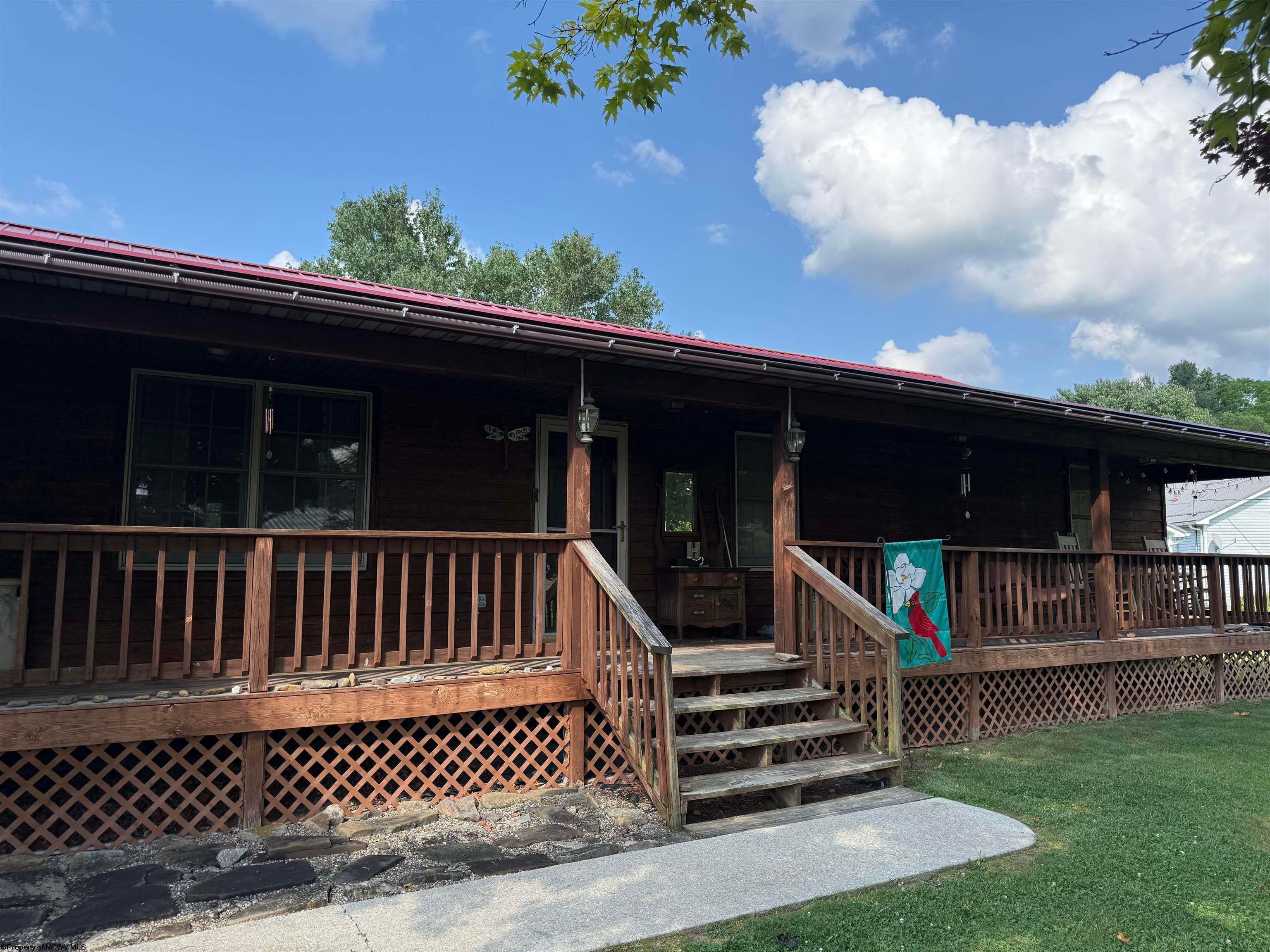 26 MacIntosh Loop Elkins, WV 26241 - Photo 2 of 24 Gallery Image 2