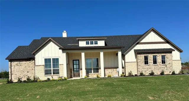 $485,000 | 215 Stuart Street, Paradise, TX 76073