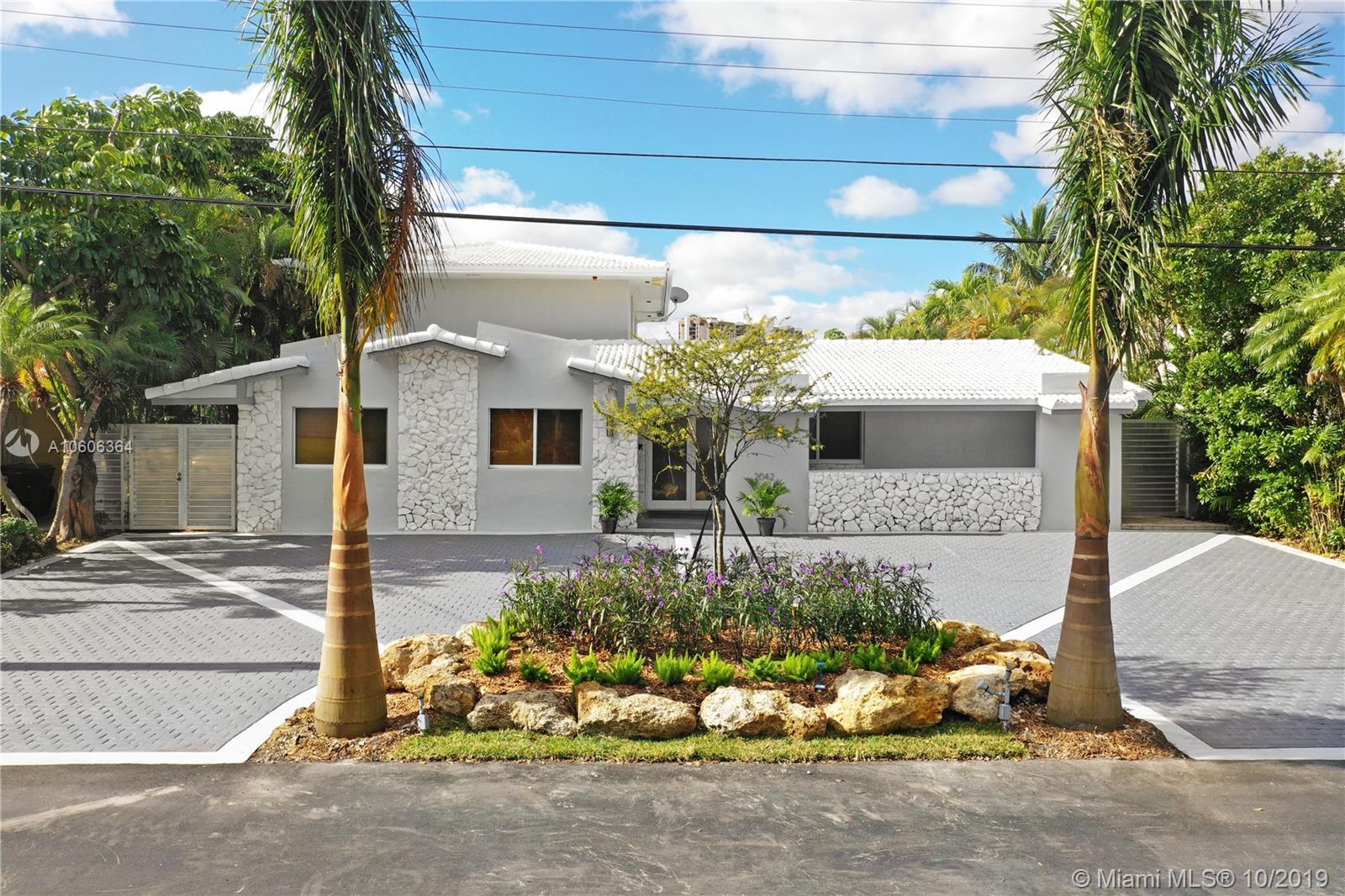 2042 Northeast 120th Road North Miami, FL 33181 - Photo 1 of 2 Gallery Image 1