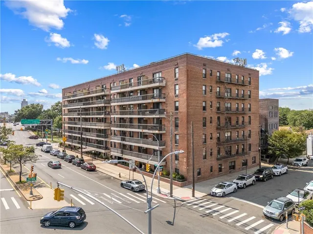 $385,000 | 2121 Shore Parkway, Unit 7L | Gravesend