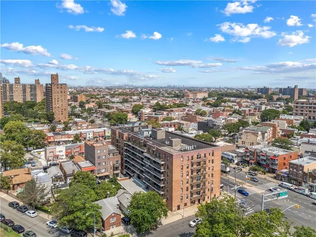 $385,000 | 2121 Shore Parkway, Unit 7L | Gravesend