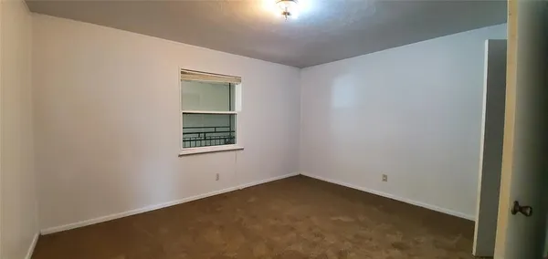 $990 | 2404 Louise Street, Unit 10, Denton, TX 76201