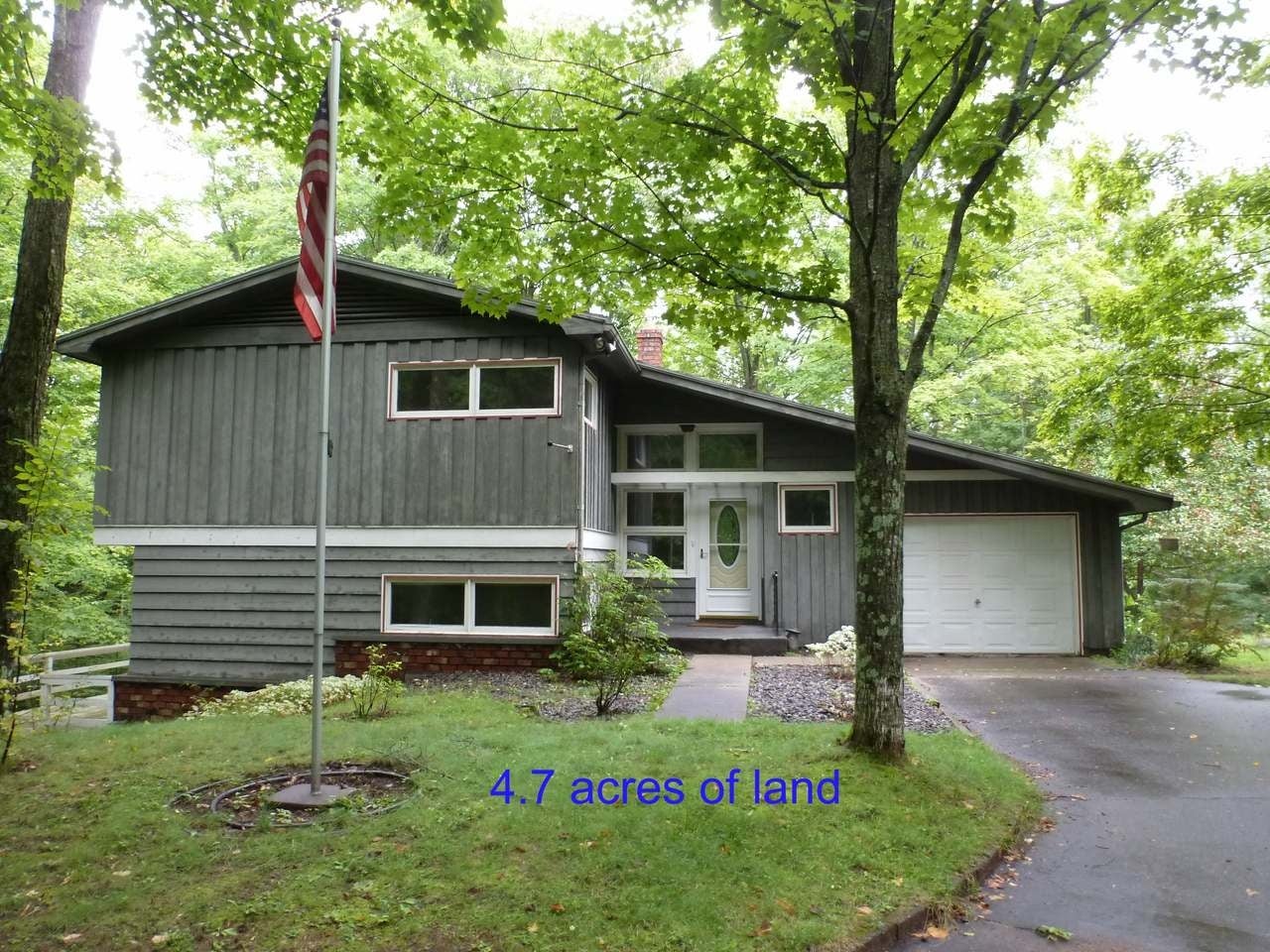 5423 Lake View Lane Rhinelander, WI 54501 - Photo 2 of 24 Gallery Image 2