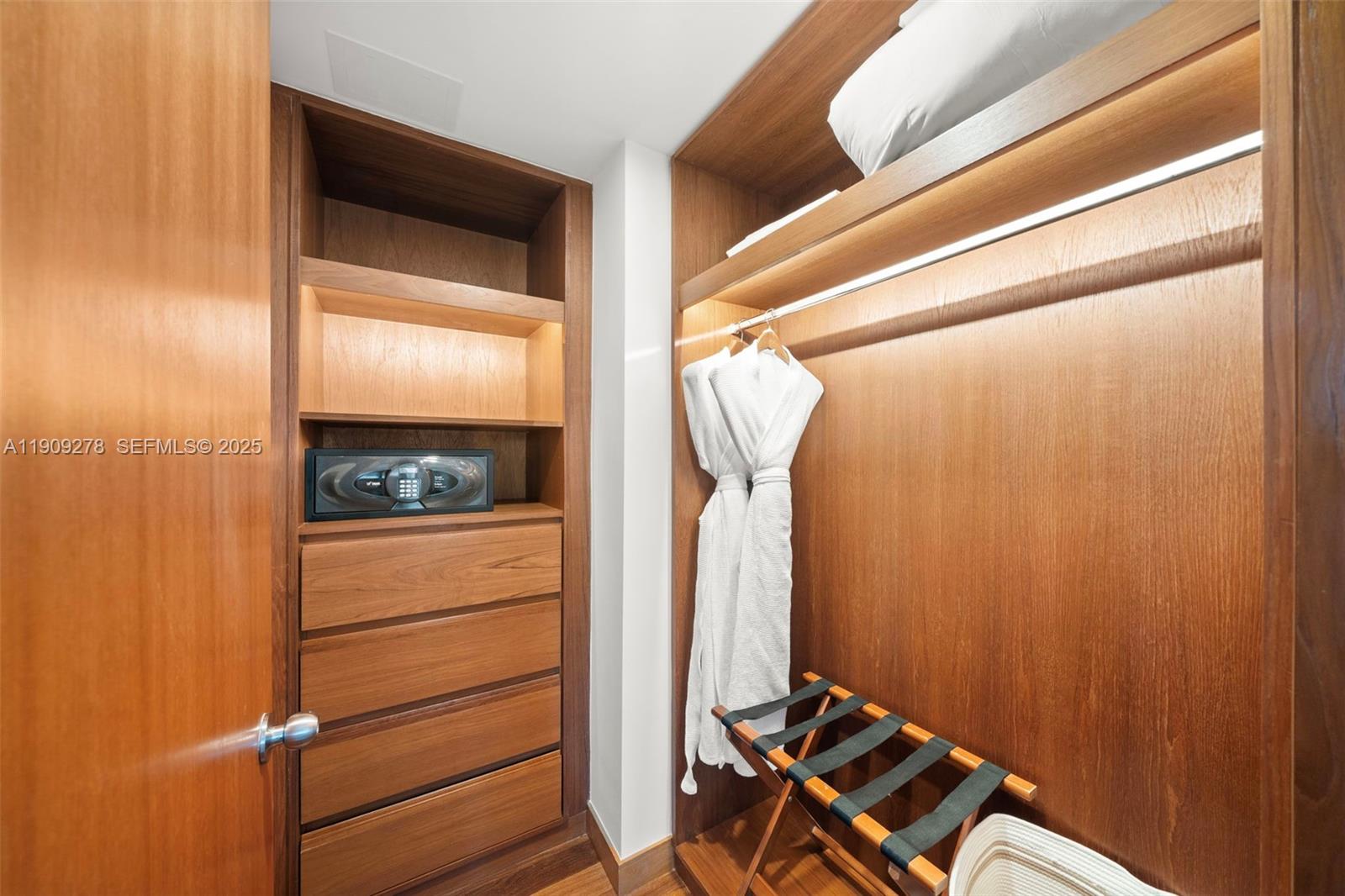 101 20th Street, Unit 3202 Miami Beach, FL 33139 - Photo 32 of 54