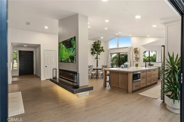 $849,000 | 22207 Vacation Drive, Canyon Lake, CA 92587