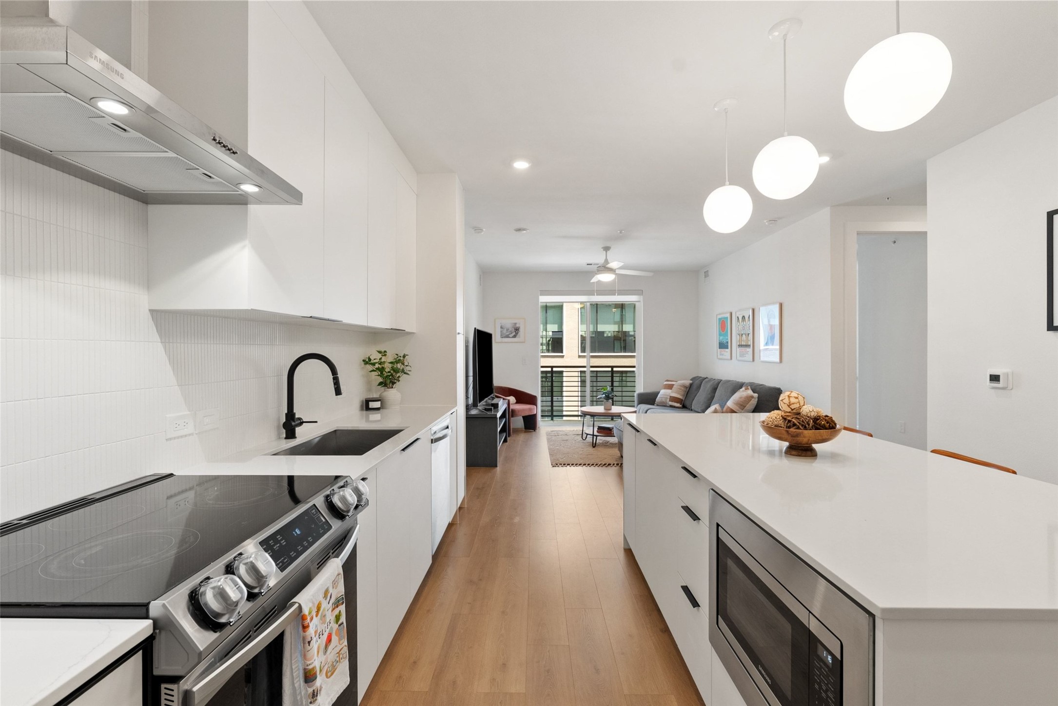 1701 Simond Avenue, Unit 305 Austin, TX 78723 - Photo 2 of 27