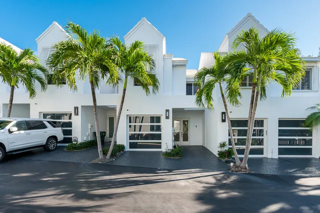 $2,150,000 | 2115 South Ocean Boulevard, Unit 2, Delray Beach, FL 33483