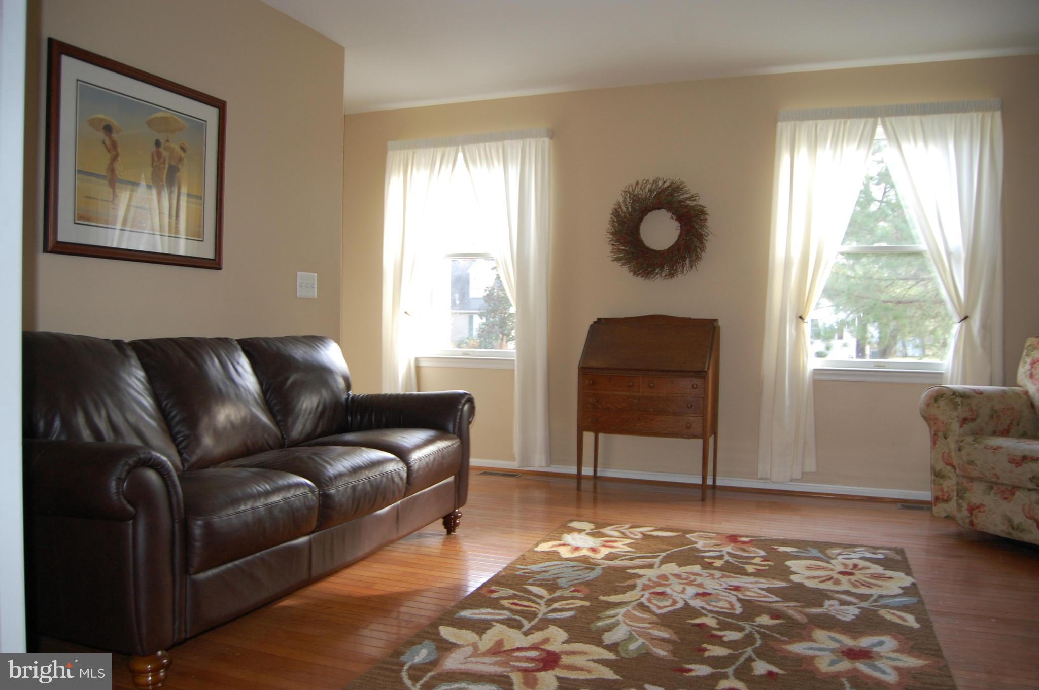 615 Davol Road Stevensville, MD 21666 - Photo 3 of 30 Living Room