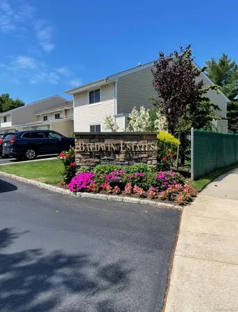 $489,000 | 2355 Pershing Boulevard, Unit 504, Baldwin, NY 11510