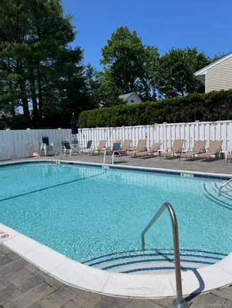 $489,000 | 2355 Pershing Boulevard, Unit 504, Baldwin, NY 11510