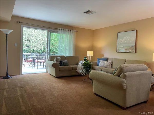 $489,000 | 2355 Pershing Boulevard, Unit 504, Baldwin, NY 11510