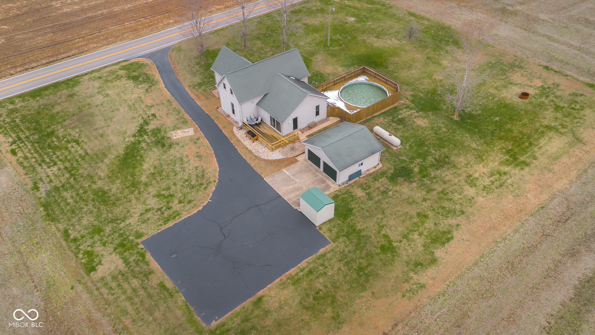 4725 South 250 East Columbus, IN 47201 - Photo 5 of 46