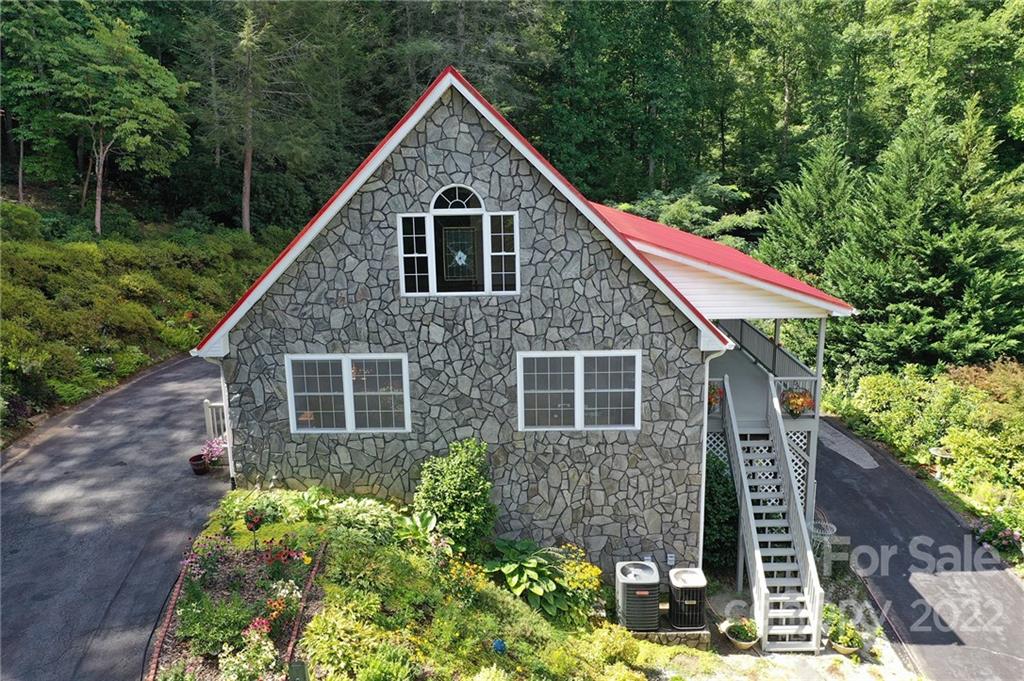 2635 Lytle Mountain Road Marion, NC 28752 - Photo 2 of 44 Gallery Image 2