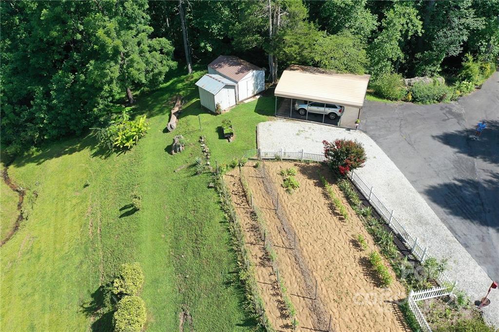 2635 Lytle Mountain Road Marion, NC 28752 - Photo 5 of 44 Gallery Image 5