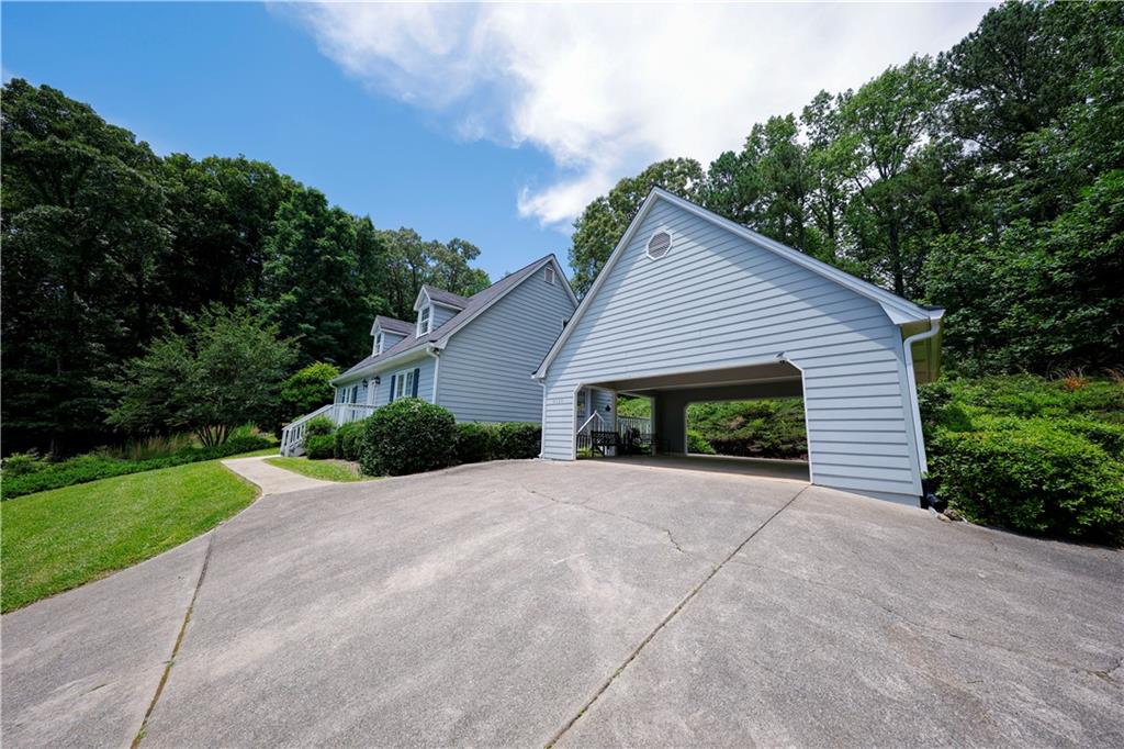 9135 Clearwater Road Gainesville, GA 30506 - Photo 3 of 41