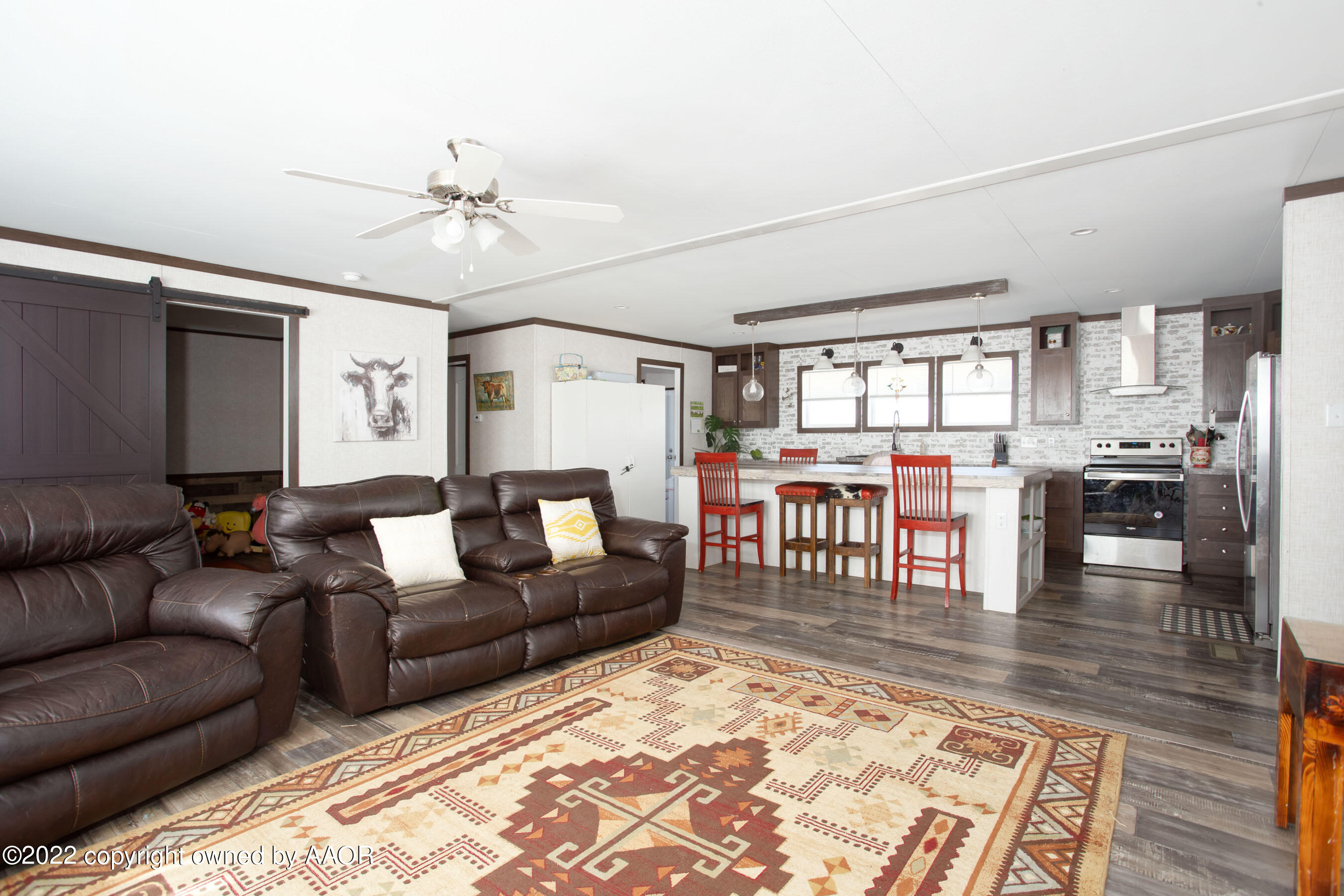 8615 North Parsley Road Amarillo, TX 79108 - Photo 6 of 26 Living Room/Kitchen