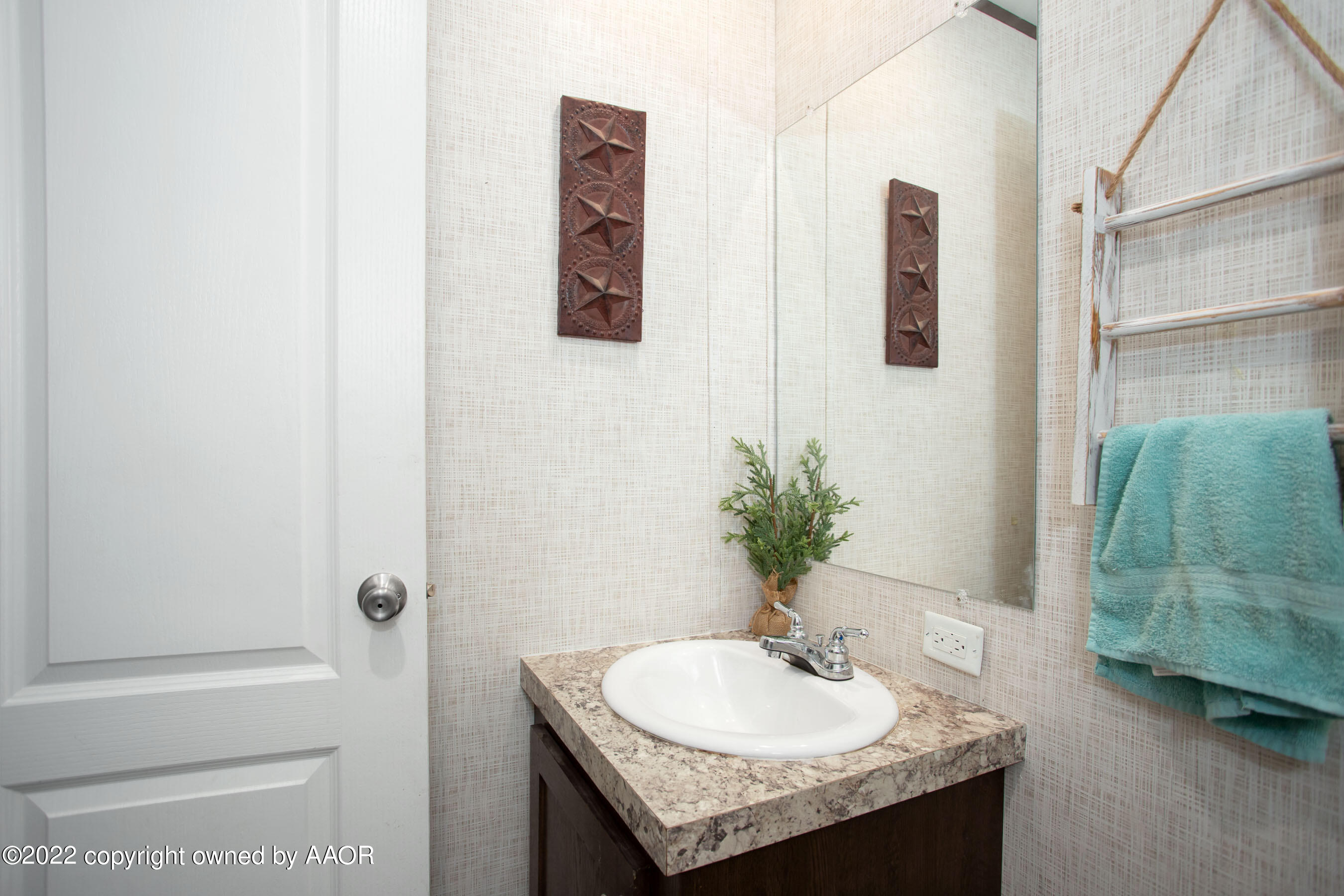 8615 North Parsley Road Amarillo, TX 79108 - Photo 10 of 26 Powder Bath 1