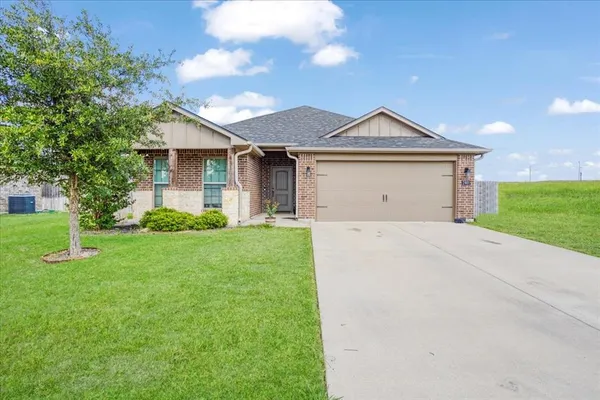 $2,050 | 2401 Southridge Lane, Sherman, TX 75092