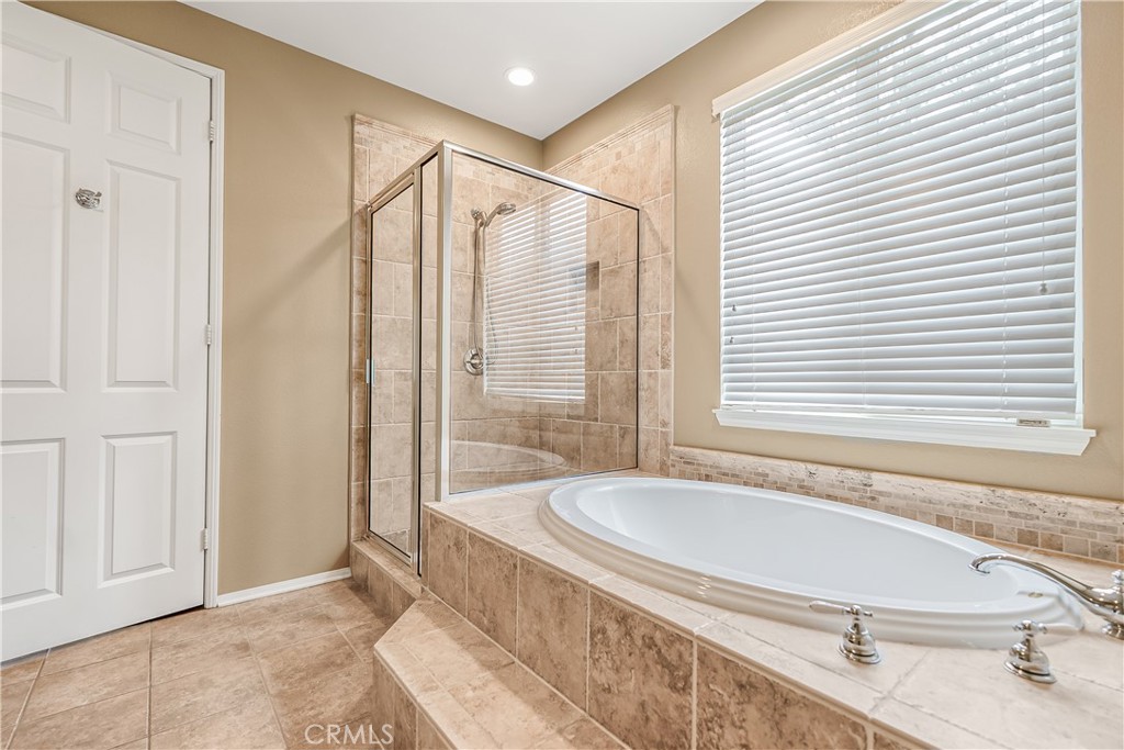 11500 Santini Lane Porter Ranch, CA 91326 - Photo 15 of 39 MASTER BATHROOM
