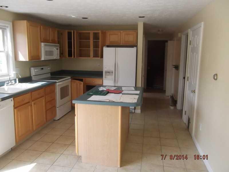 9 Starlit Way Windham, ME 04062 - Photo 3 of 14 Kitchen.