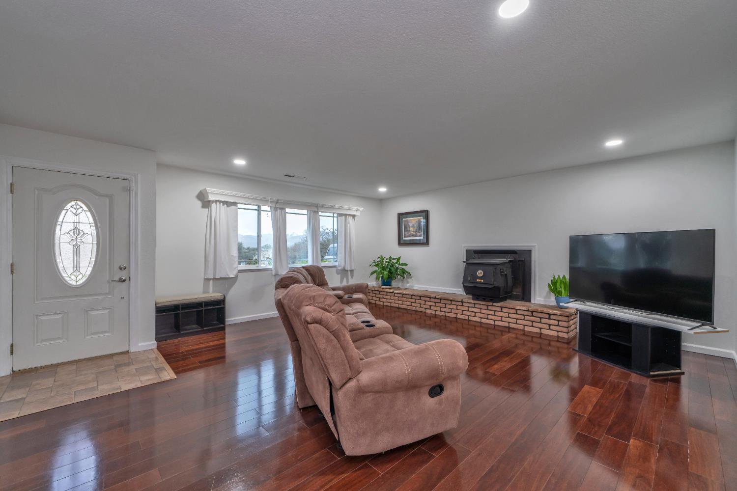 2367 Ponderosa Road Rescue, CA 95672 - Photo 2 of 57