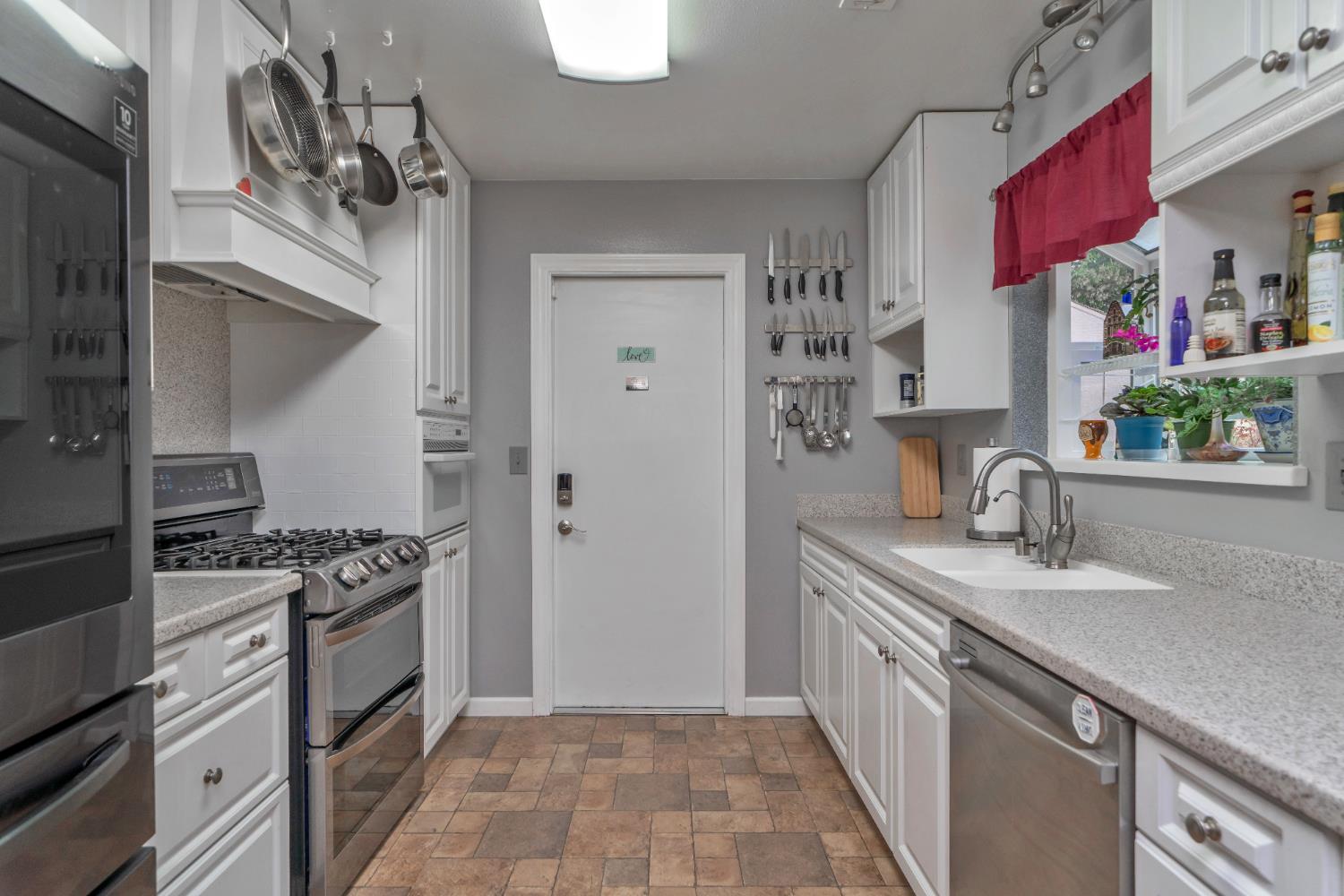 2367 Ponderosa Road Rescue, CA 95672 - Photo 22 of 57