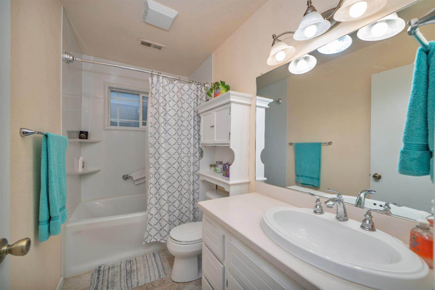 2367 Ponderosa Road Rescue, CA 95672 - Photo 8 of 57 Guest Bath