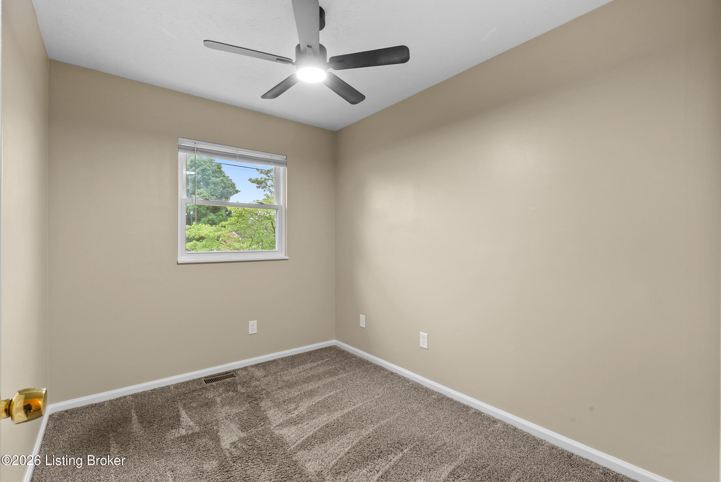 332 Glenview Road Louisville, KY 40229 - Photo 10 of 22 DSC07989
