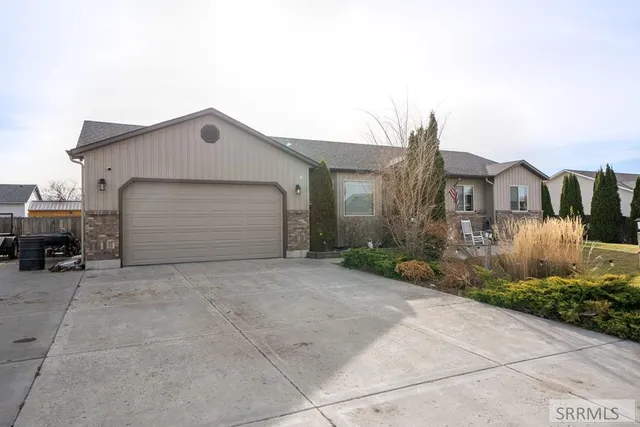 $448,000 | 2300 East Hailey Avenue, Idaho Falls, ID 83401