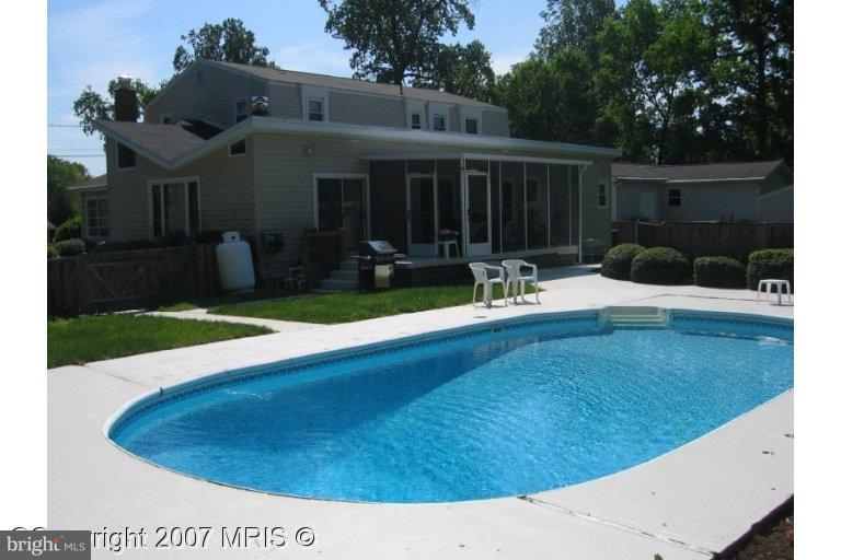 3054 Riverview Drive Riva, MD 21140 - Photo 3 of 6 Back yard
