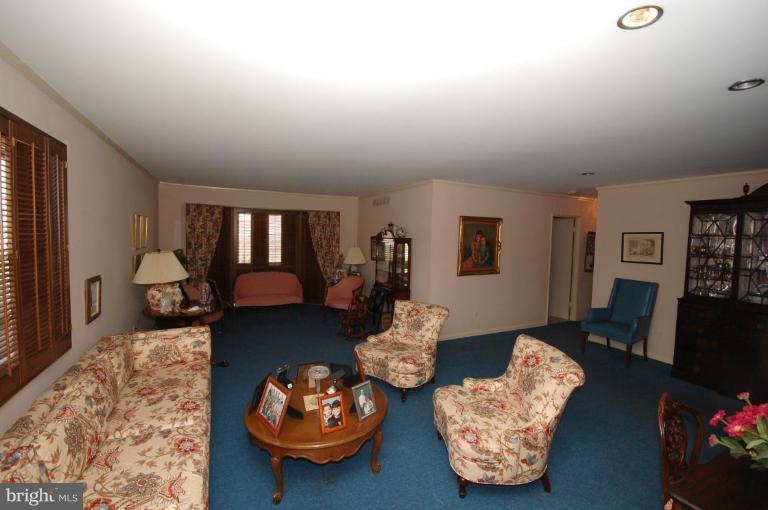 2528 Summerson Road Baltimore, MD 21209 - Photo 8 of 8 Living Room #2