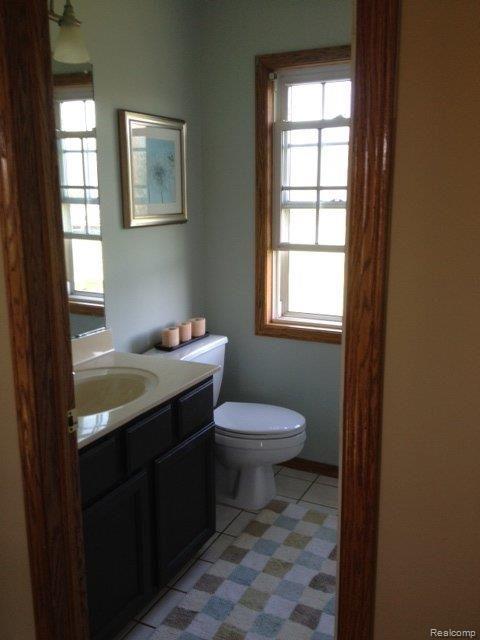 2740 North Burkhart Road Howell, MI 48855 - Photo 17 of 25 Main bath