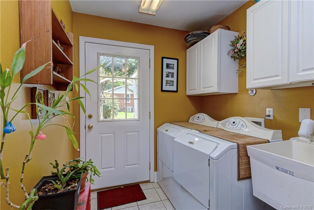 5700 Paw Creek Road Charlotte, NC 28214 - Photo 12 of 19 a utility room with dryer and washer