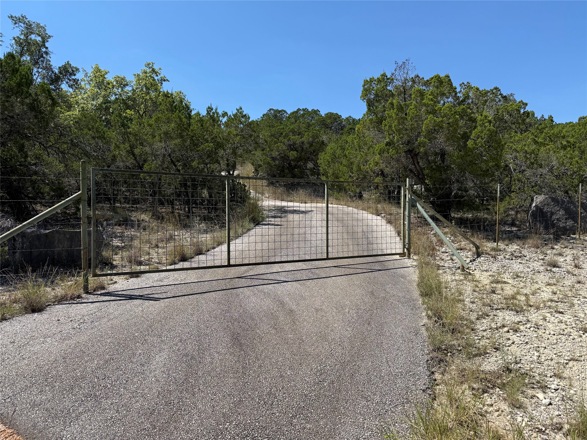 0 Post Oak Bend Loop Marble Falls, TX 78654 - Photo 4 of 18 a view of a tennis court