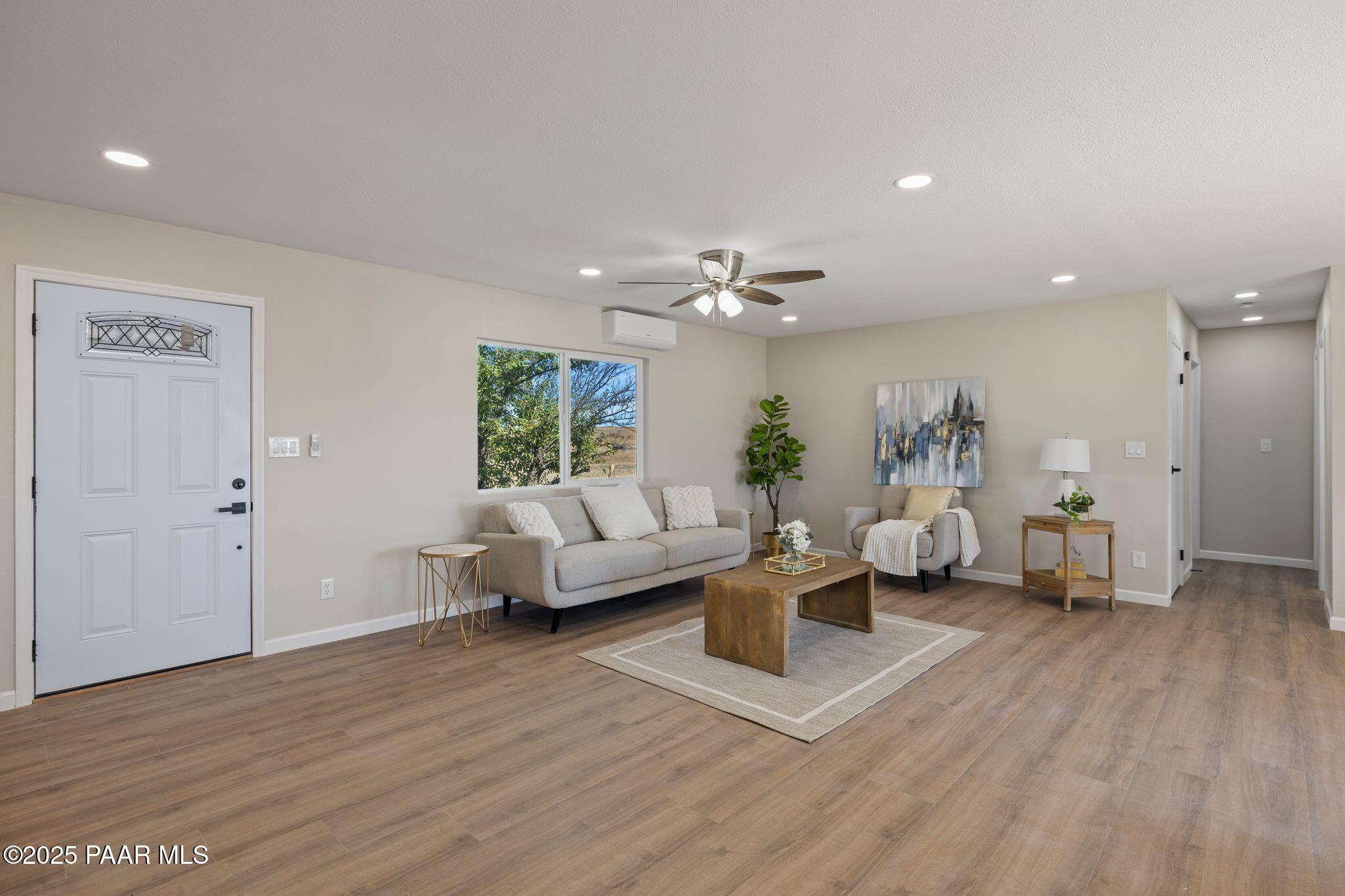 1885 East Perkinsville Road Chino Valley, AZ 86323 - Photo 11 of 54 Living Room