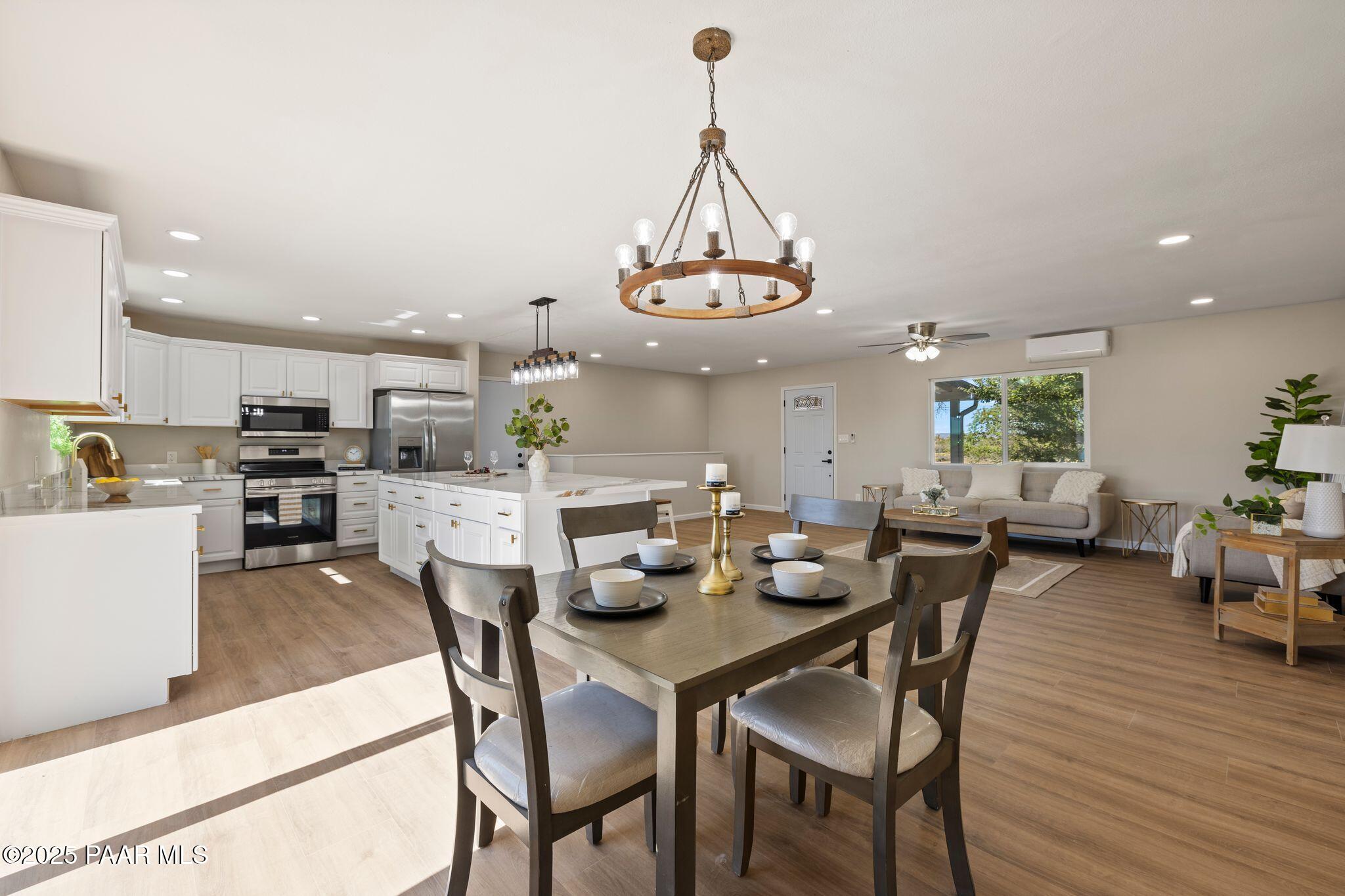 1885 East Perkinsville Road Chino Valley, AZ 86323 - Photo 15 of 54 Dining Room