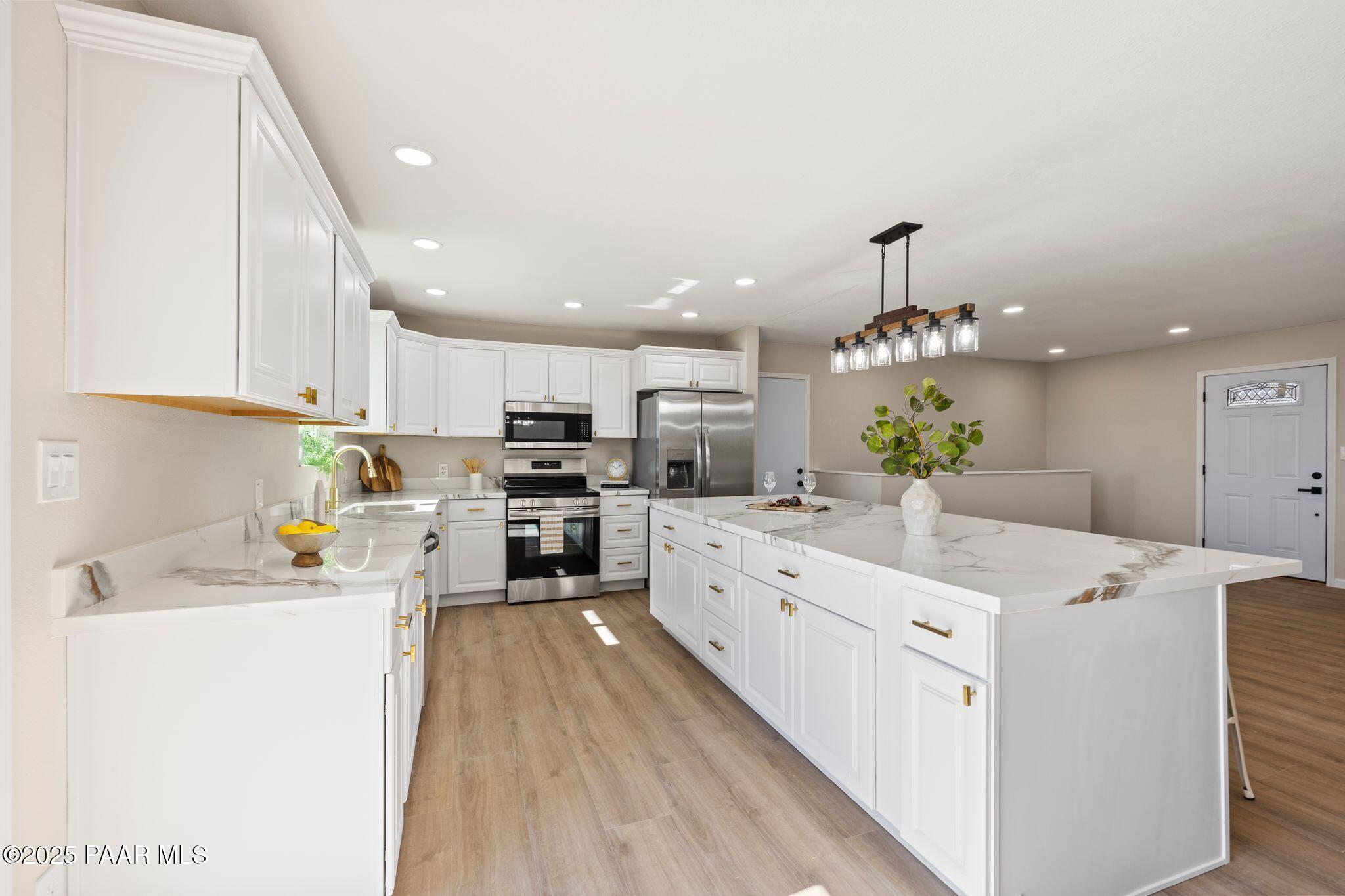 1885 East Perkinsville Road Chino Valley, AZ 86323 - Photo 17 of 54 Kitchen