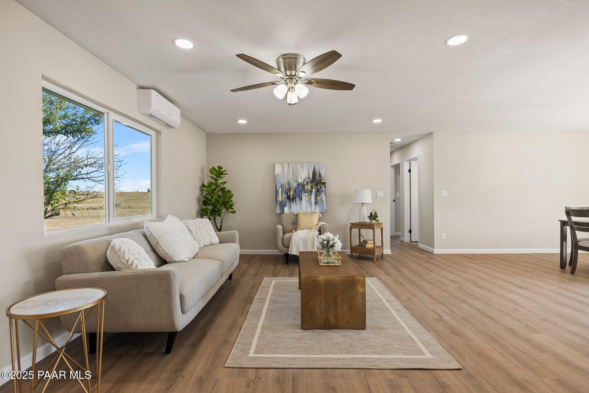 1885 East Perkinsville Road Chino Valley, AZ 86323 - Photo 10 of 54 Living Room