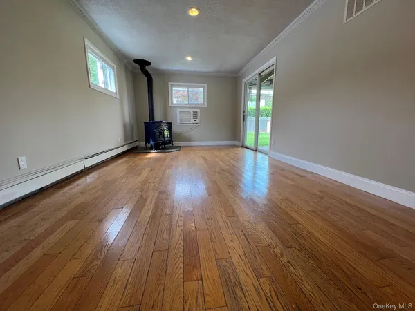 $5,000 | 51 Friendly, Hicksville, NY 11801